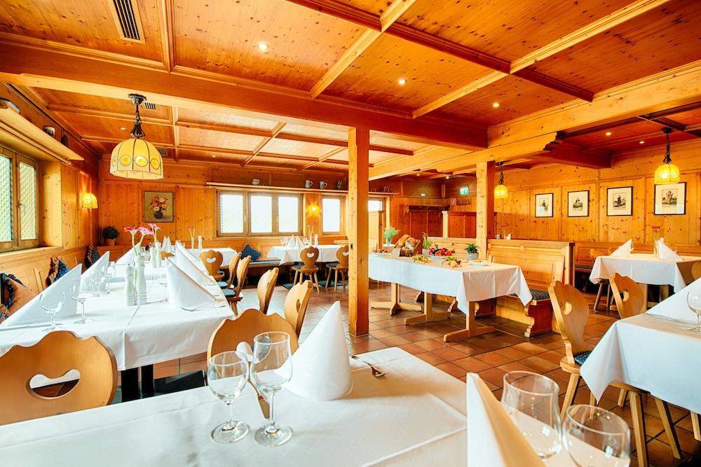 Garner Sued Hotel 4*