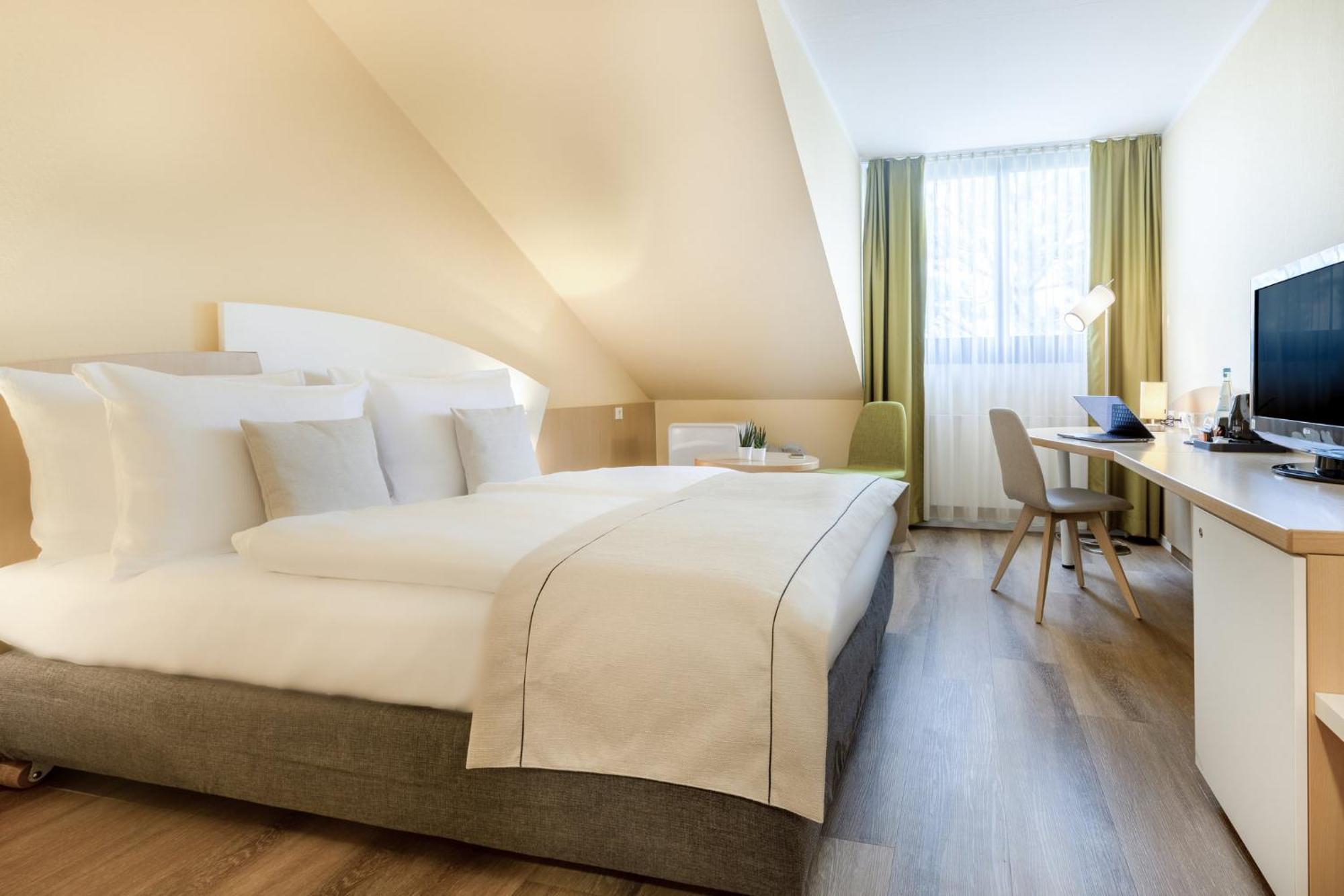 Hotel Garner Sued By Ihg
